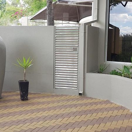 Feather Self Catering Accommodation Windhoek Exterior photo