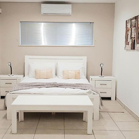 Feather Self Catering Accommodation Windhoek Exterior photo