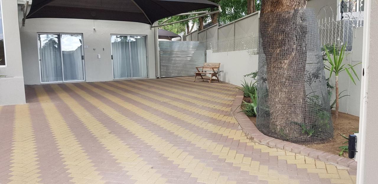 Feather Self Catering Accommodation Windhoek Exterior photo