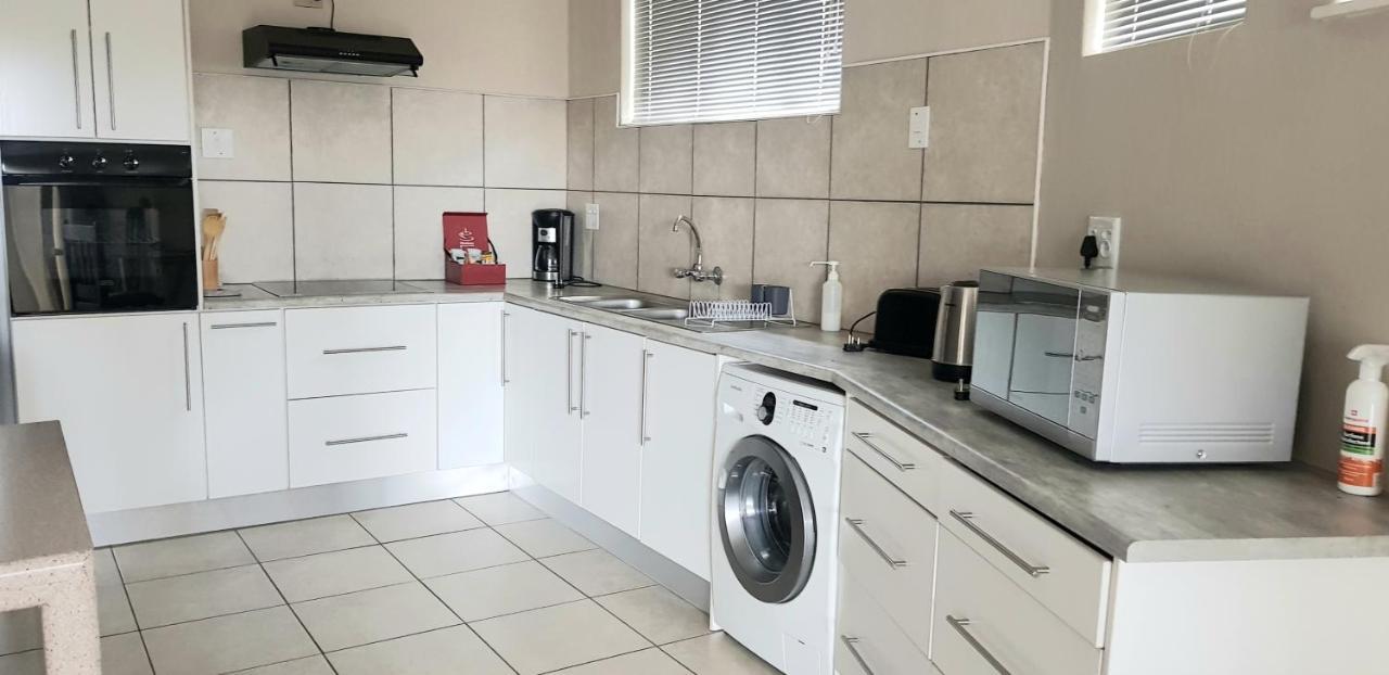 Feather Self Catering Accommodation Windhoek Exterior photo